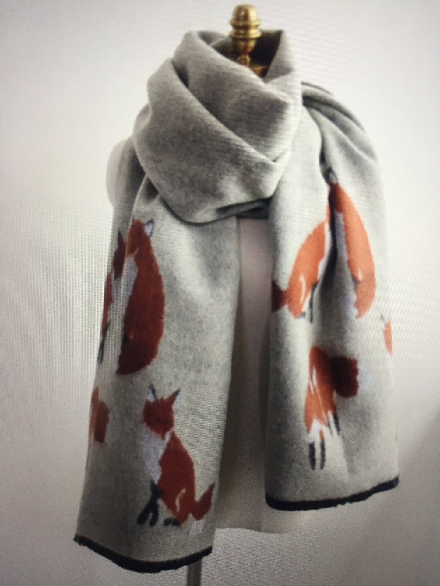 Luxury pashmina grey soft fox print reversible