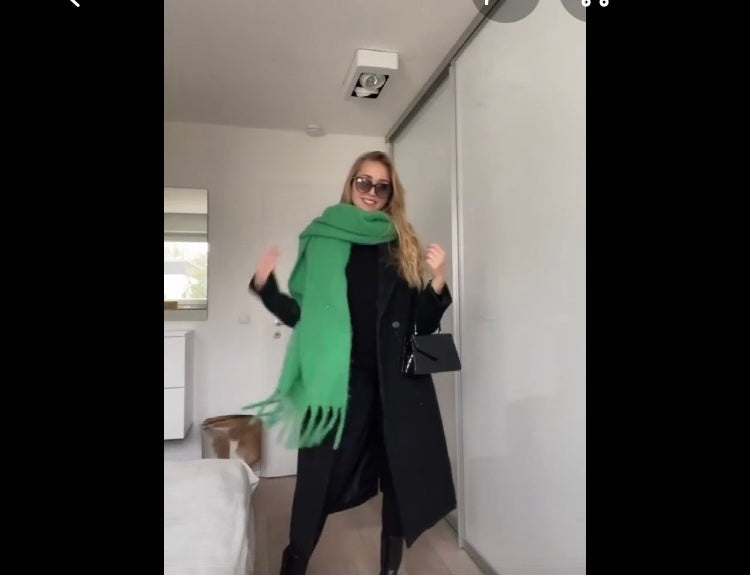 Luxury wide green scarf