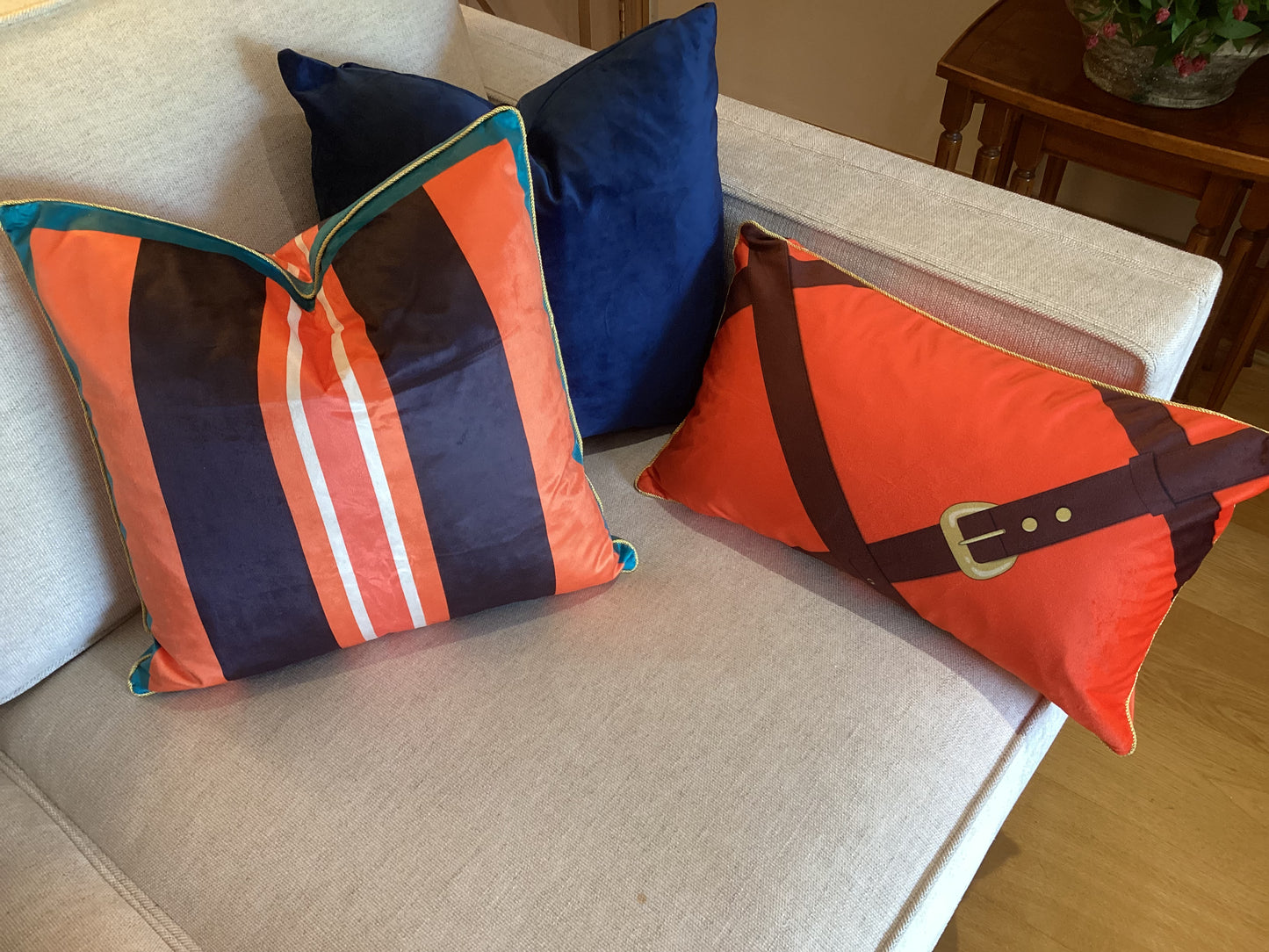 Velvet striped cushion cover