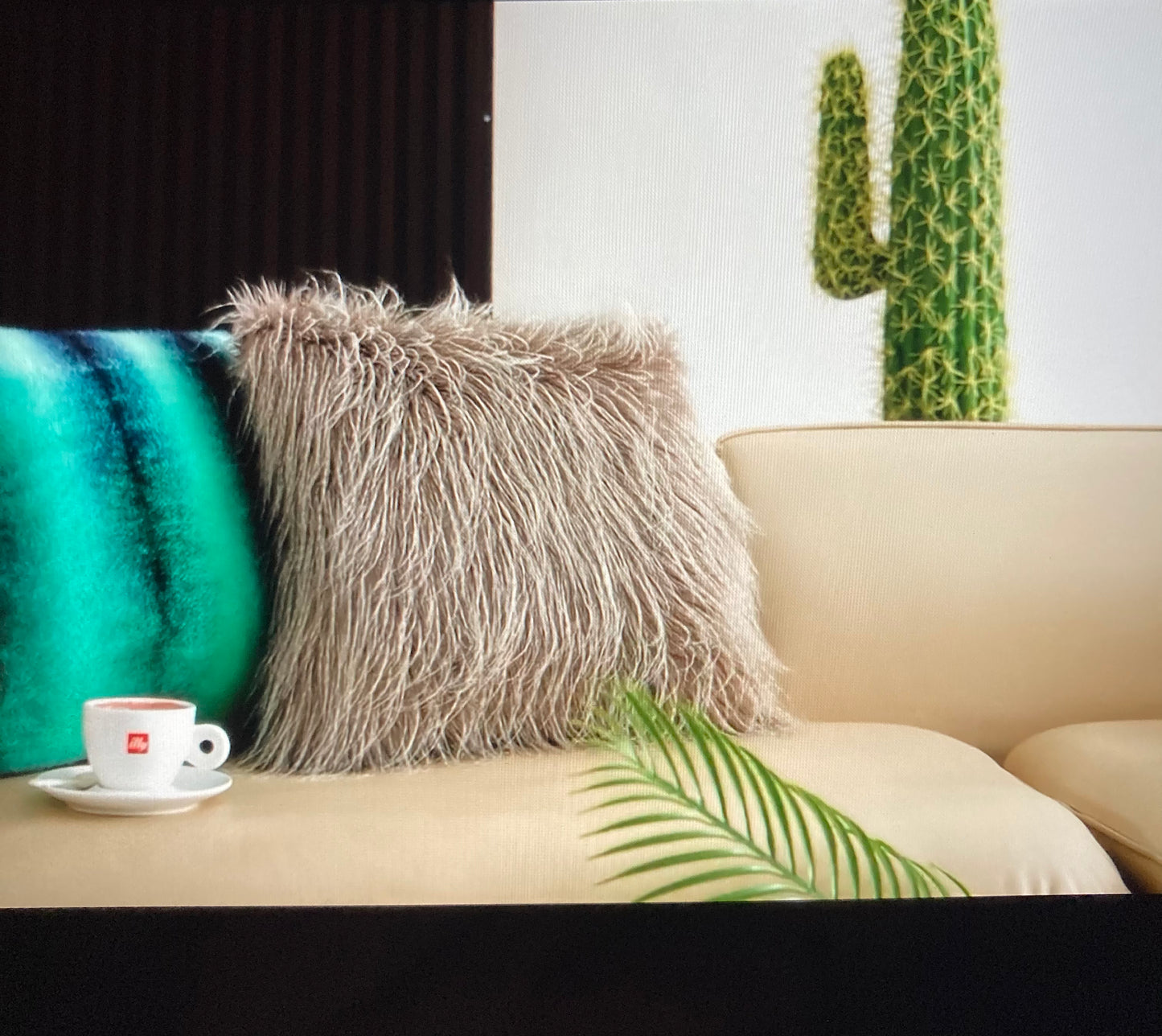 Luxury faux-fur cushion Grey plush &Soft