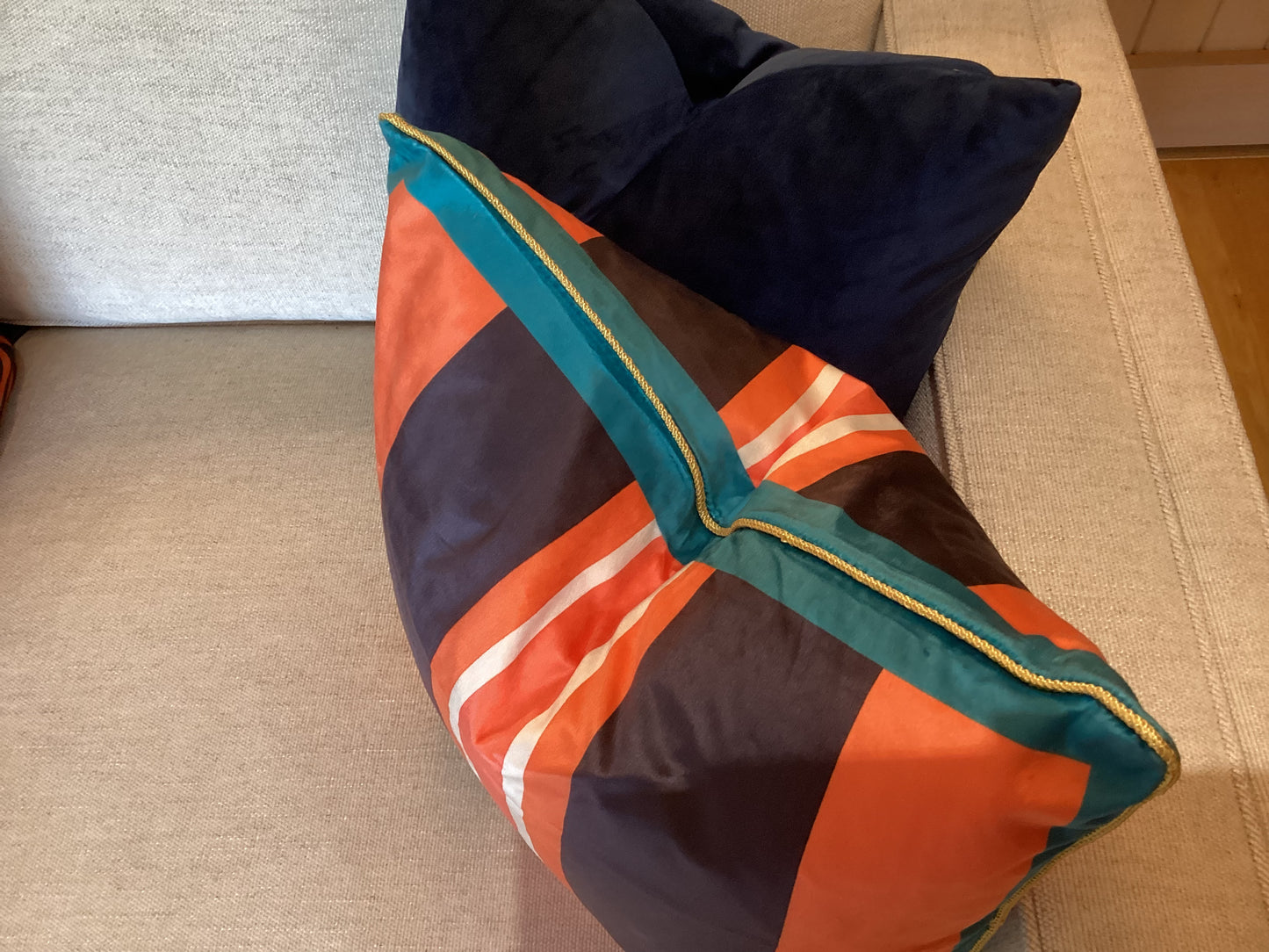Velvet striped cushion cover