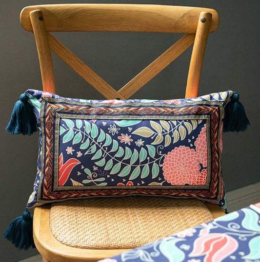 Vintage style floral leaf print