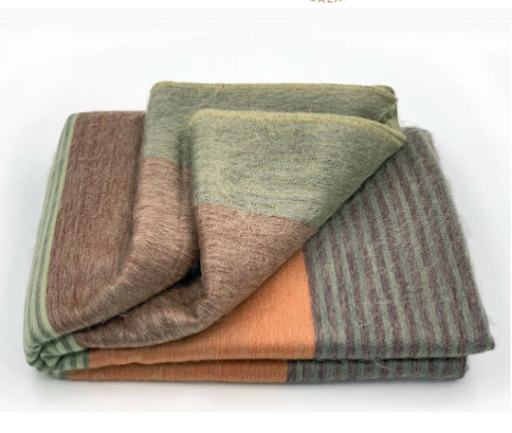 Luxury alpaca blanket Throw bedspread queen size. Alpaca blankets are the finest in the world .very soft . In stock next day shipping